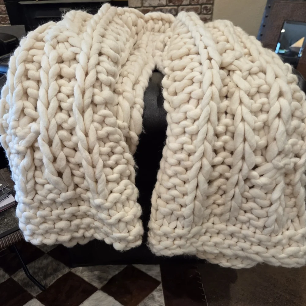 Ethan‎ Allen Chunky Cable Knit Throw 70X50 Wool Blend Cream Color